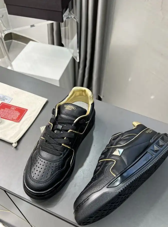 hype Valentino Sneakers