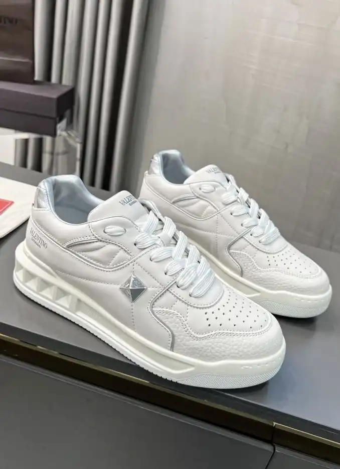 hype Valentino Sneakers