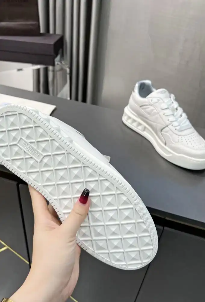 hype Valentino Sneakers