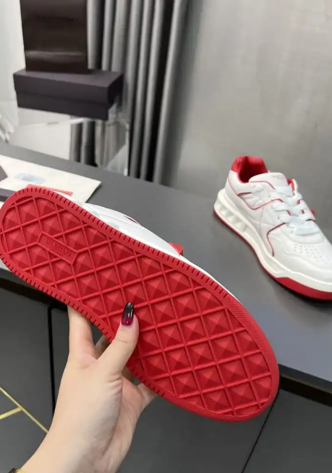 hype Valentino Sneakers