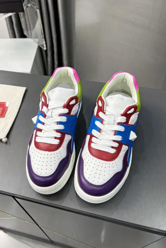 hype Valentino Sneakers