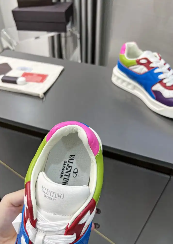 hype Valentino Sneakers