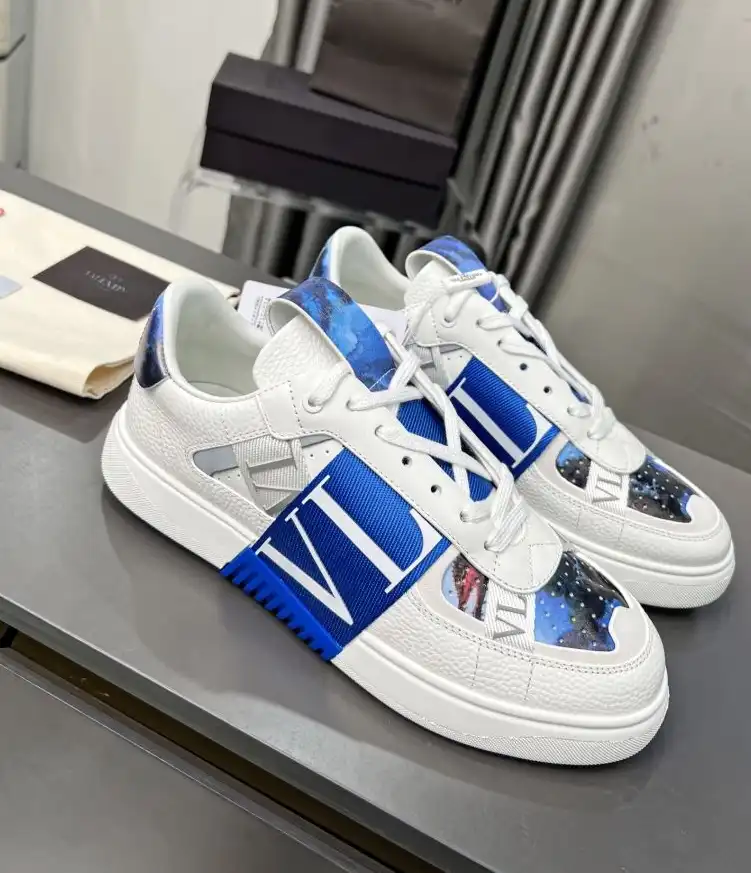 hype Valentino Sneakers