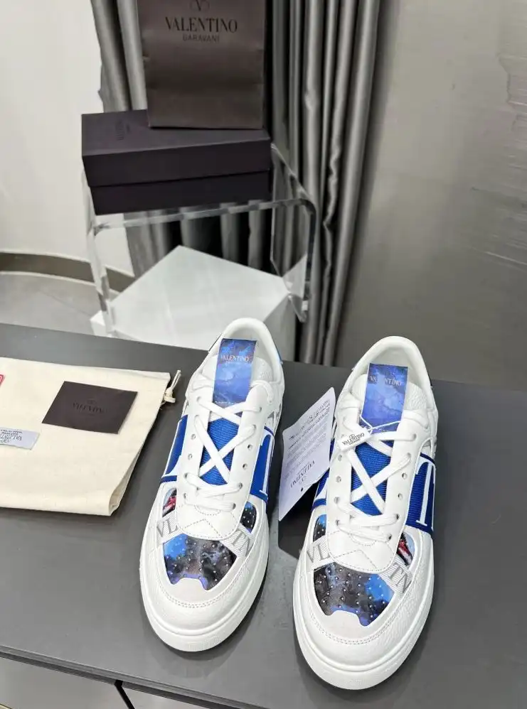 hype Valentino Sneakers