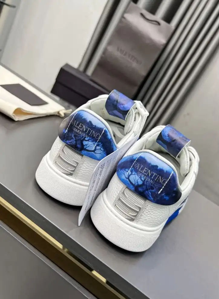 hype Valentino Sneakers