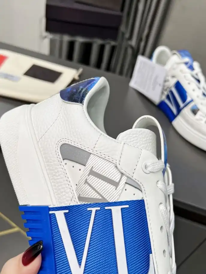 hype Valentino Sneakers