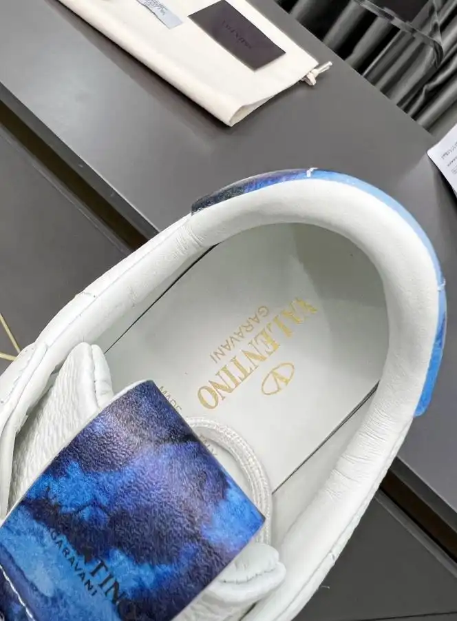 hype Valentino Sneakers