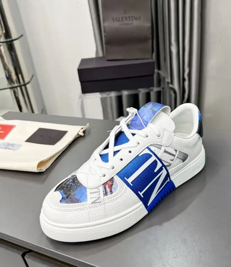 hype Valentino Sneakers