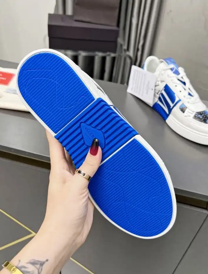 hype Valentino Sneakers