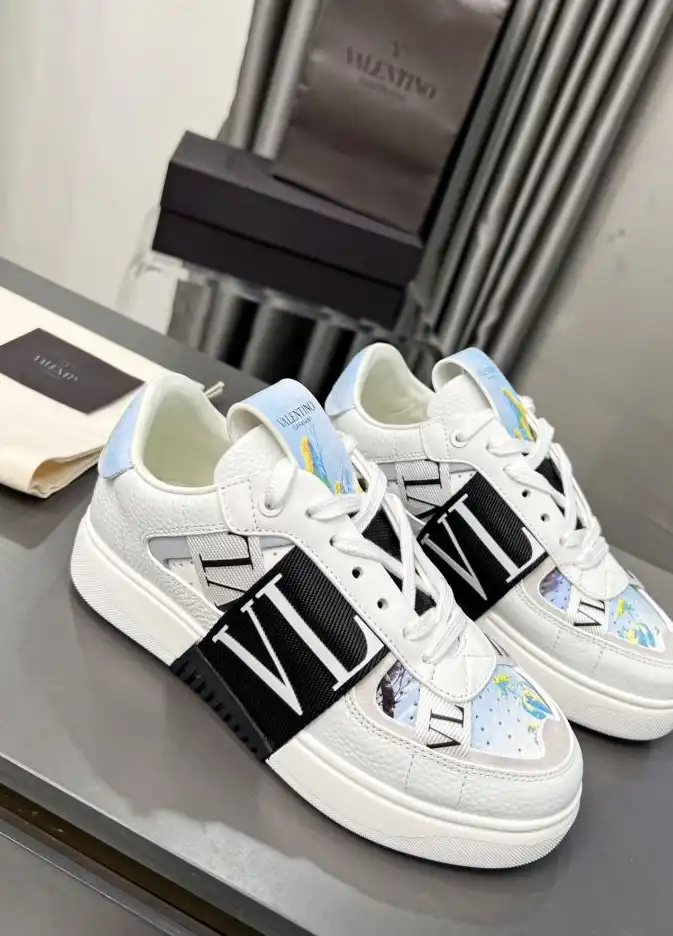 hype Valentino Sneakers