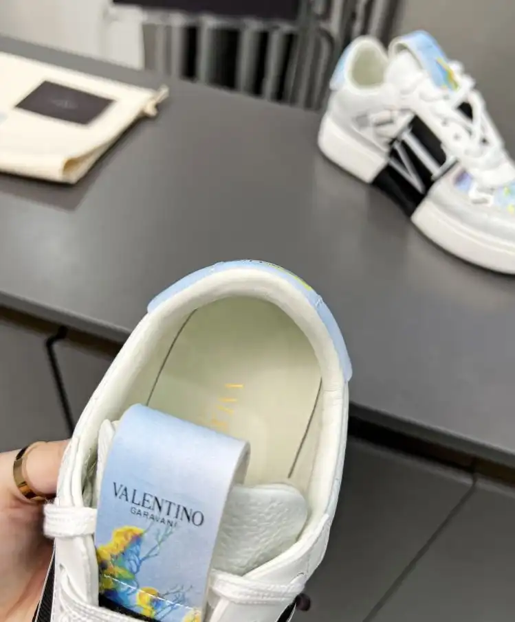 hype Valentino Sneakers