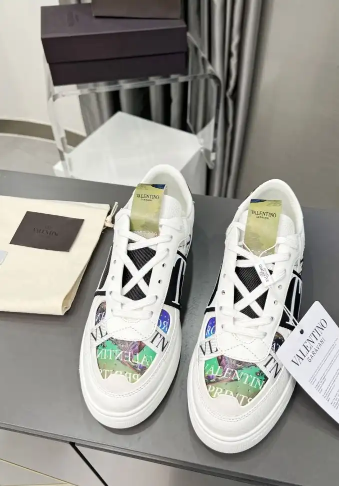 hype Valentino Sneakers