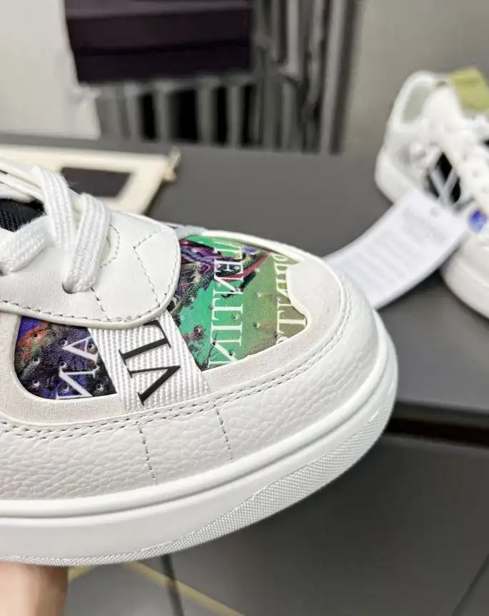 hype Valentino Sneakers