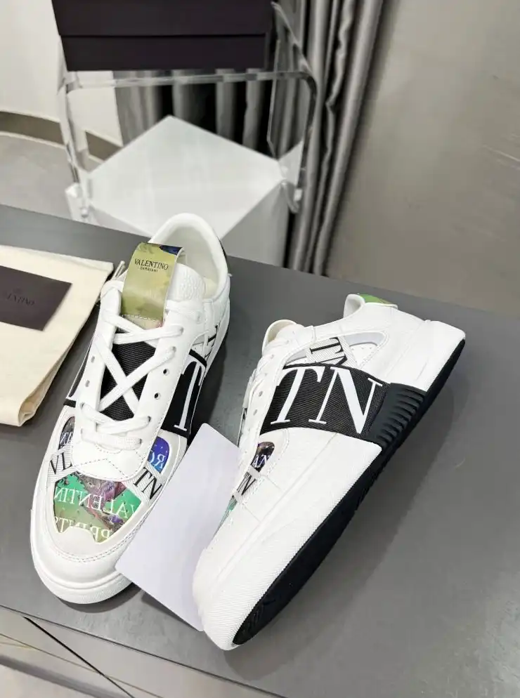 hype Valentino Sneakers