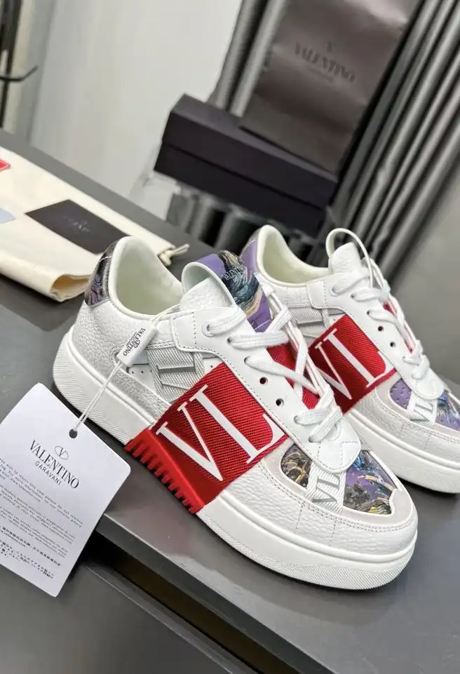 hype Valentino Sneakers