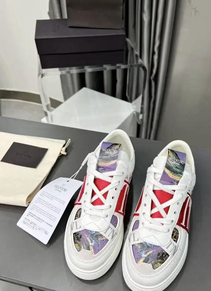 hype Valentino Sneakers