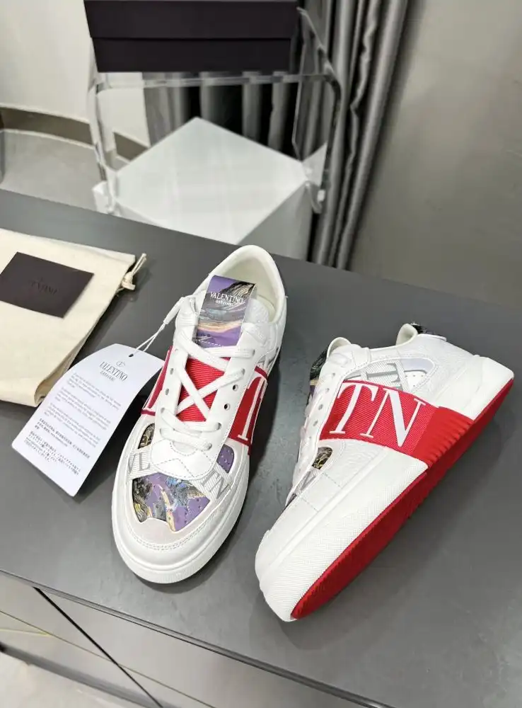 hype Valentino Sneakers