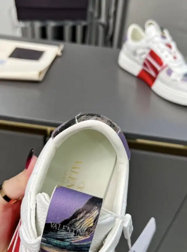 hype Valentino Sneakers