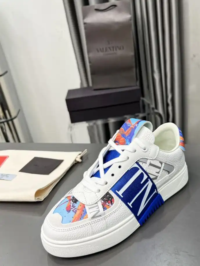 hype Valentino Sneakers