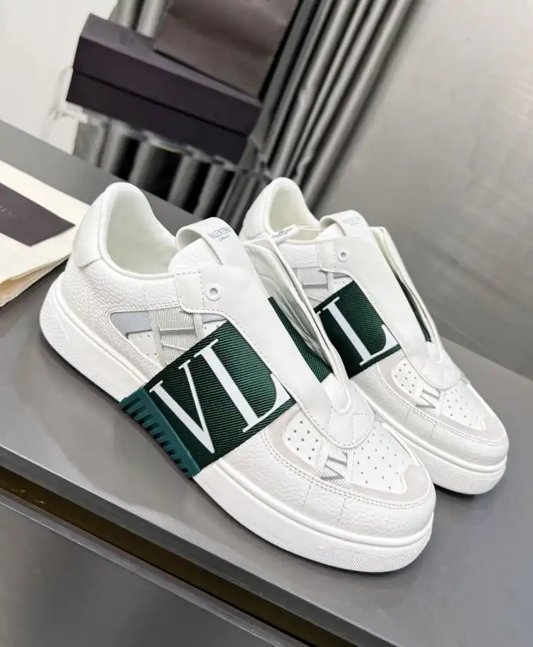 hype Valentino Sneakers