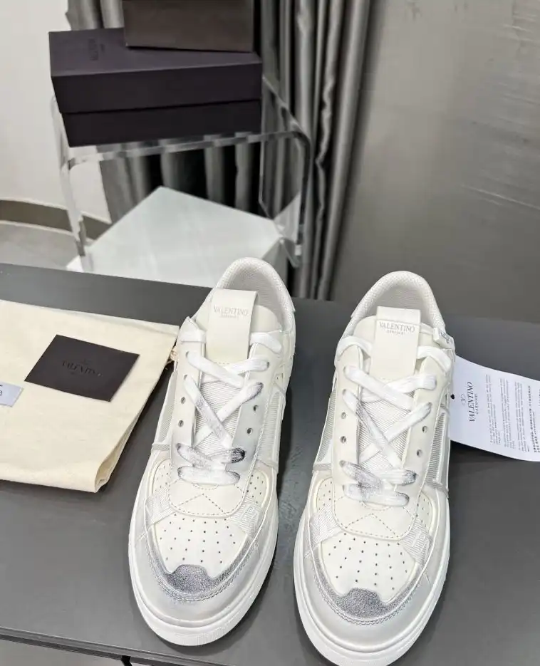 hype Valentino Sneakers