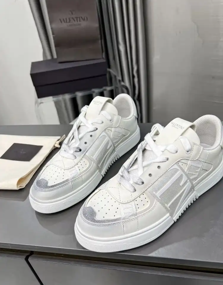 hype Valentino Sneakers