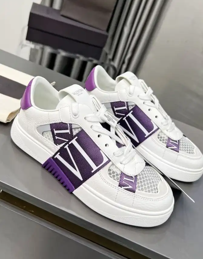 hype Valentino Sneakers