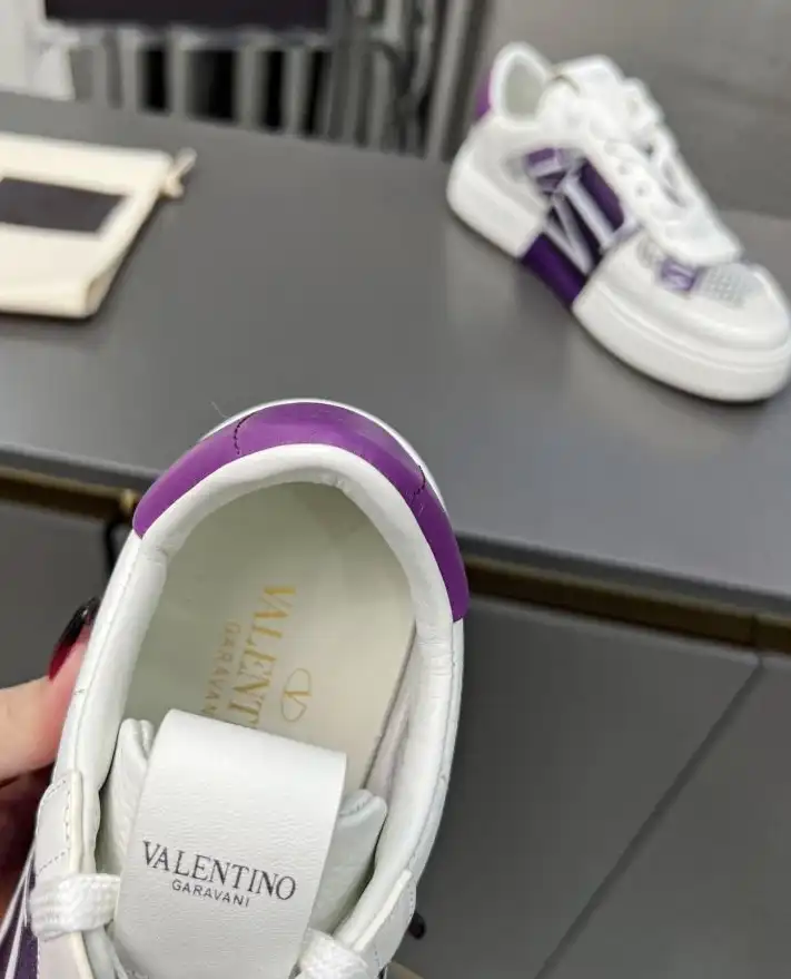 hype Valentino Sneakers