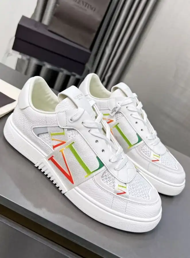 hype Valentino Sneakers