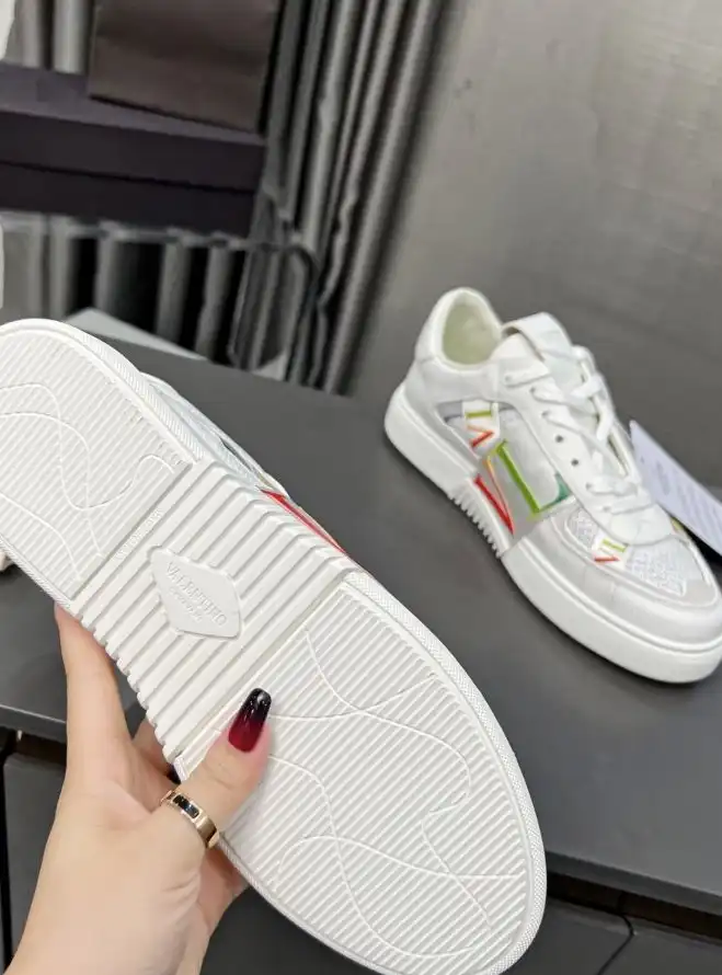 hype Valentino Sneakers