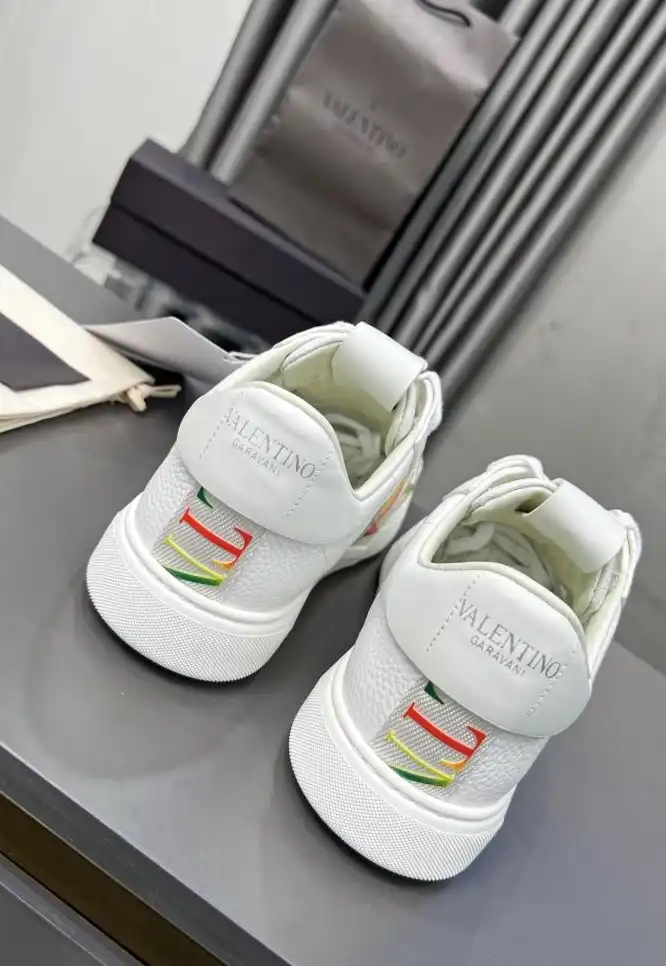 hype Valentino Sneakers