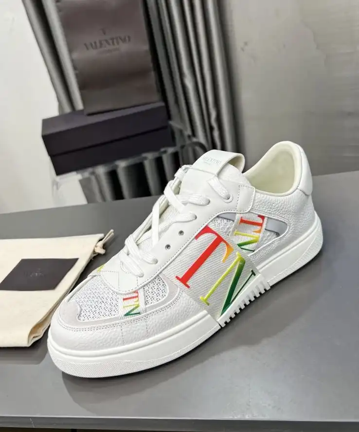 hype Valentino Sneakers