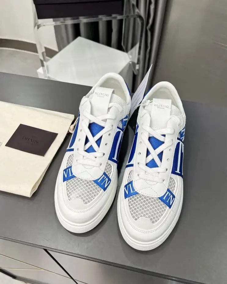 hype Valentino Sneakers