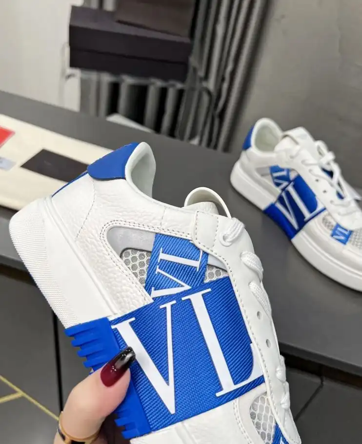 hype Valentino Sneakers