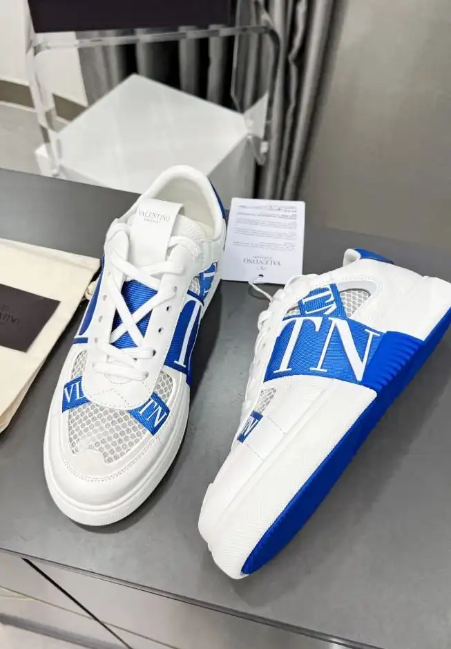 hype Valentino Sneakers