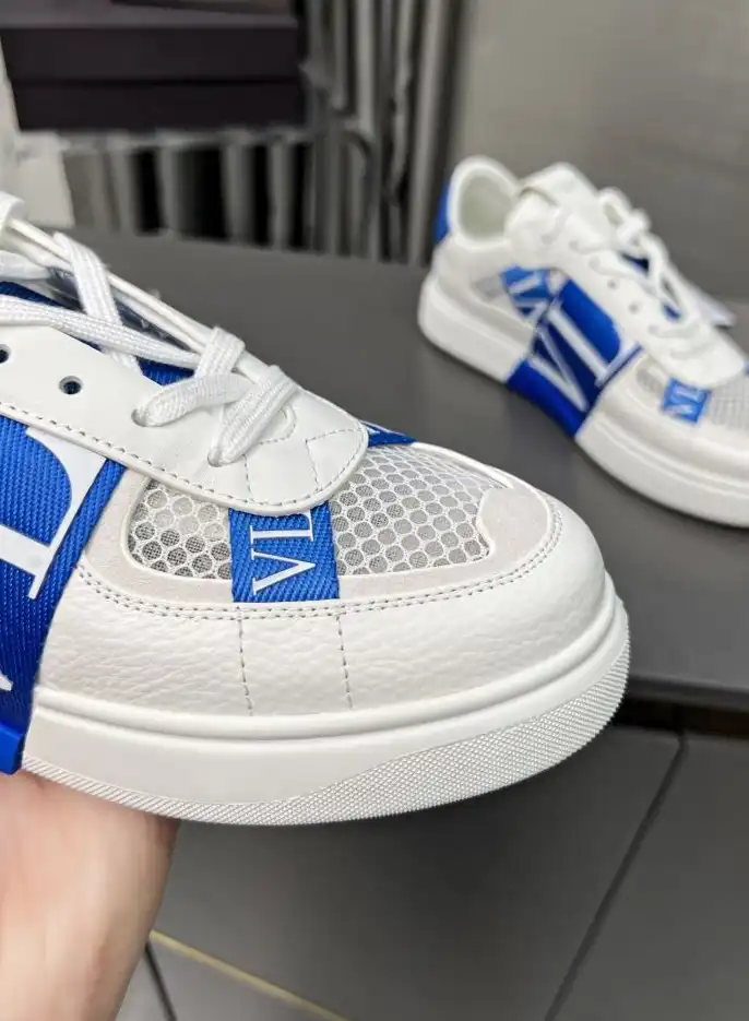 hype Valentino Sneakers