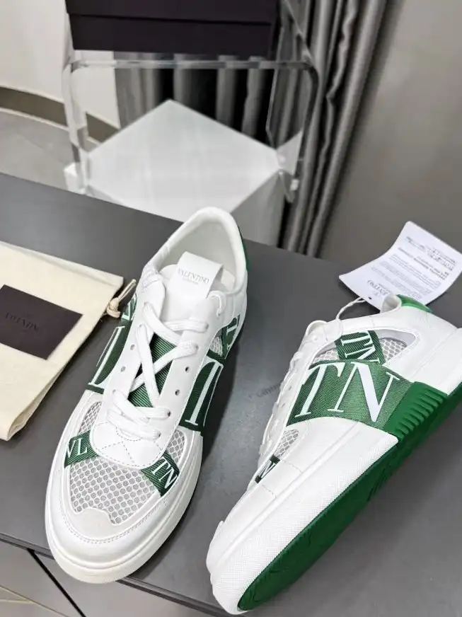 hype Valentino Sneakers