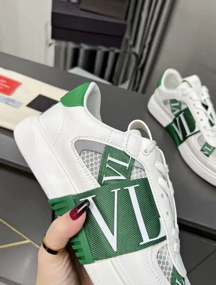 hype Valentino Sneakers