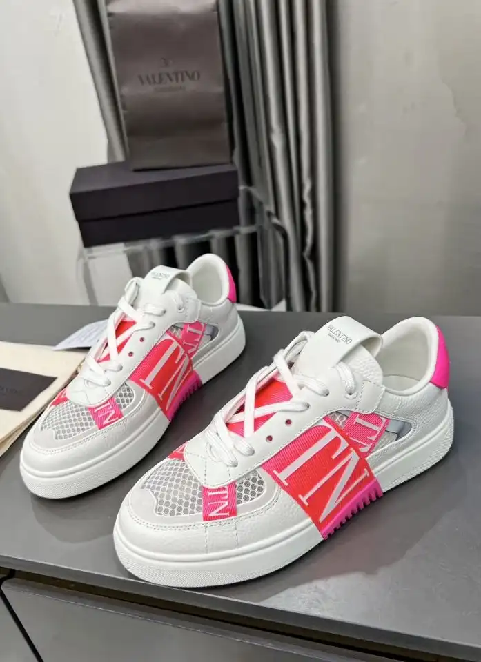 hype Valentino Sneakers