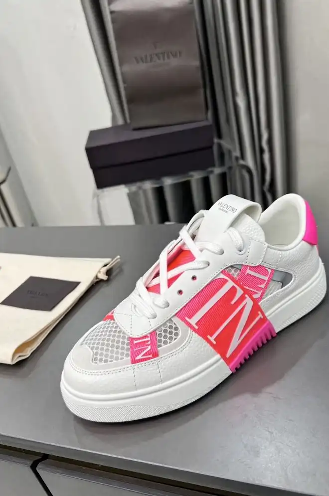 hype Valentino Sneakers