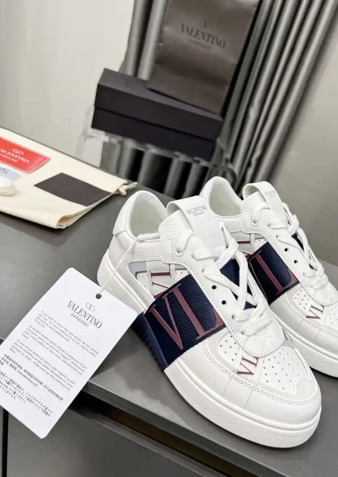 hype Valentino Sneakers