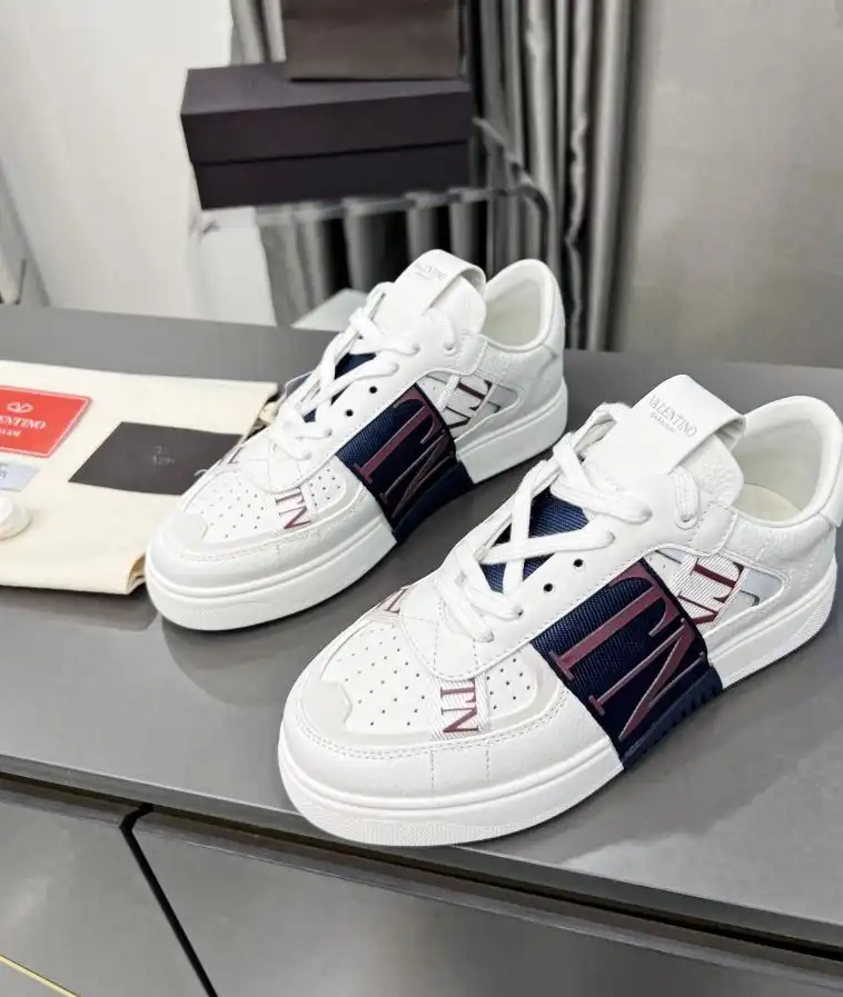 hype Valentino Sneakers