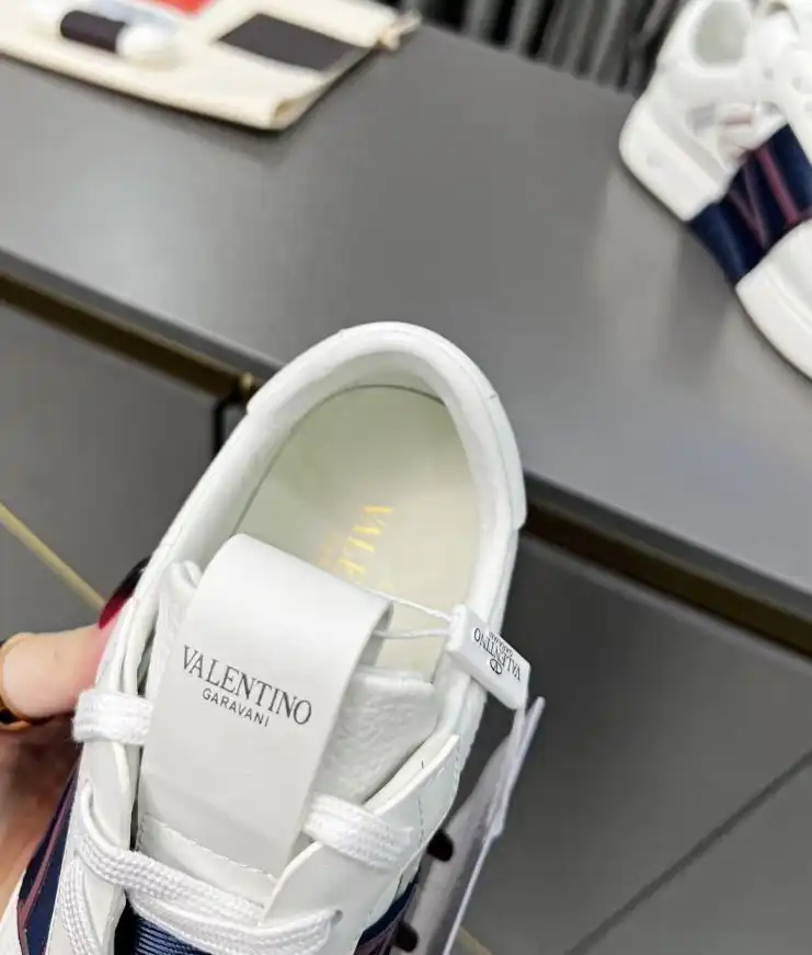 hype Valentino Sneakers