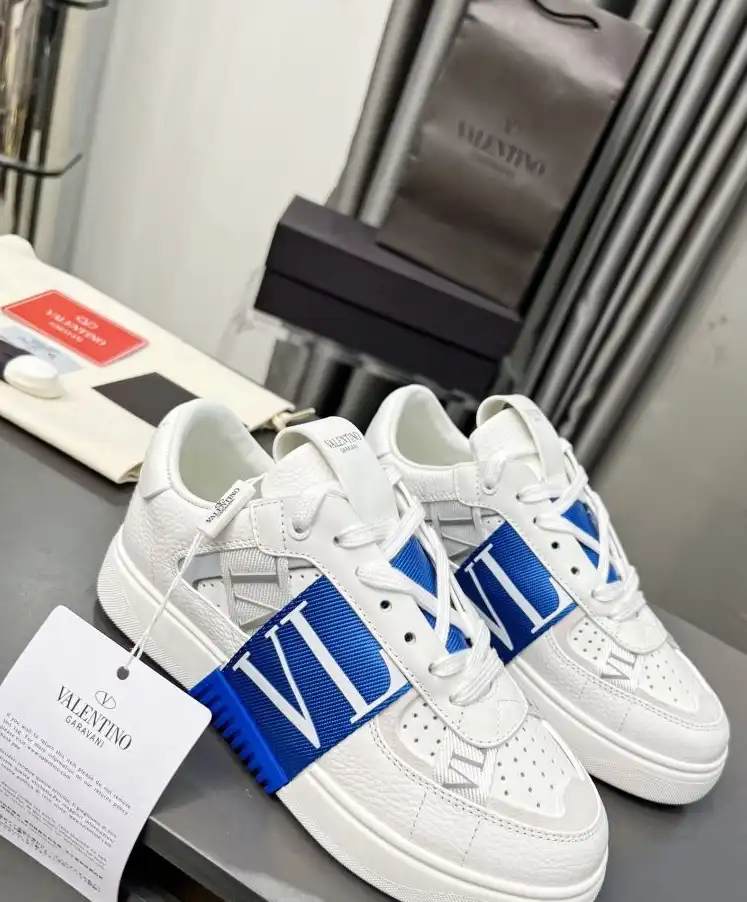 hype Valentino Sneakers