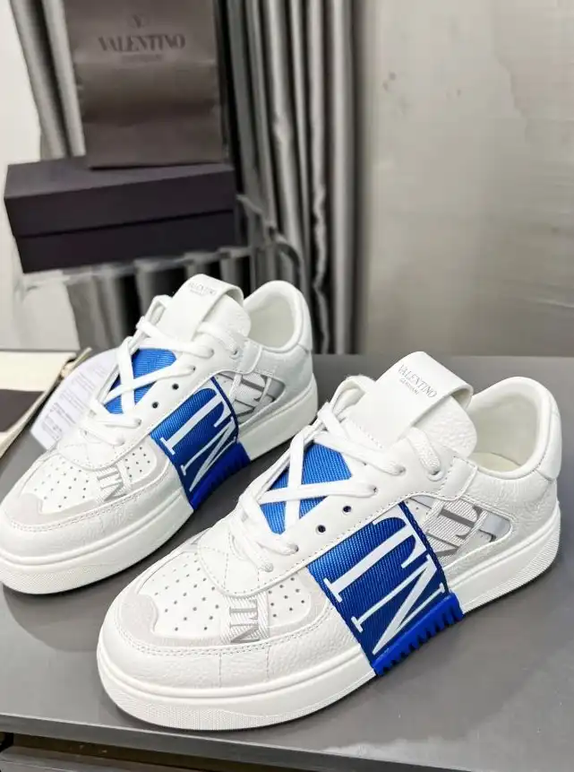 hype Valentino Sneakers