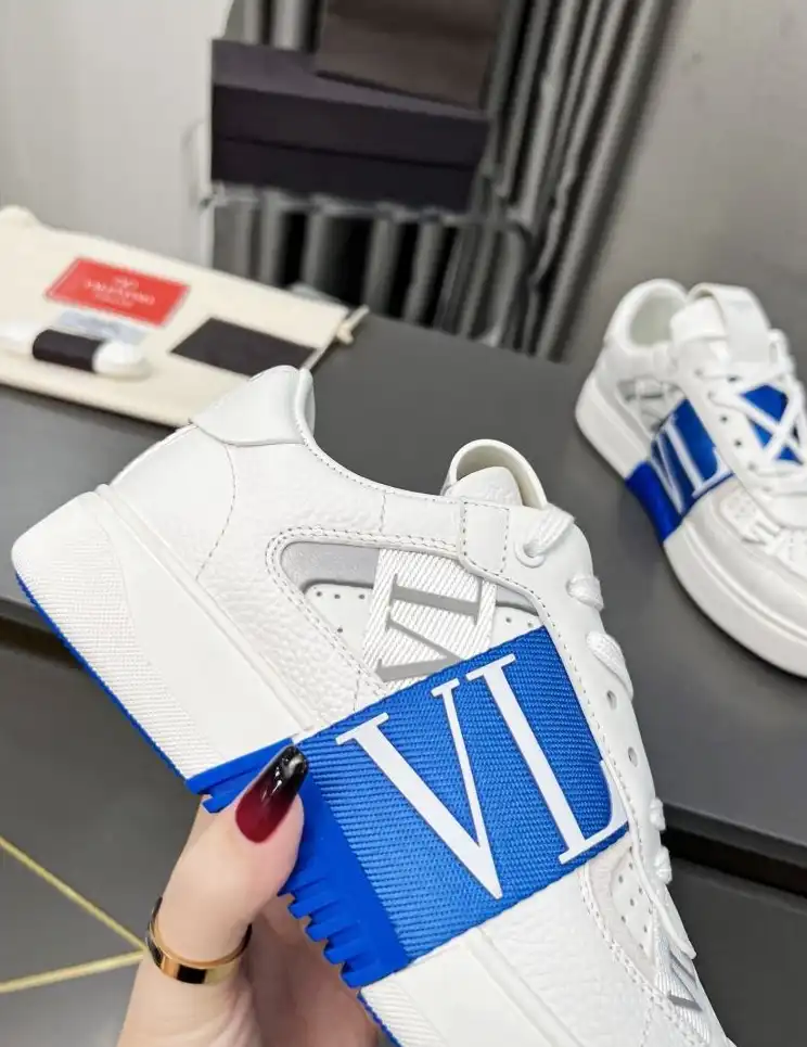 hype Valentino Sneakers