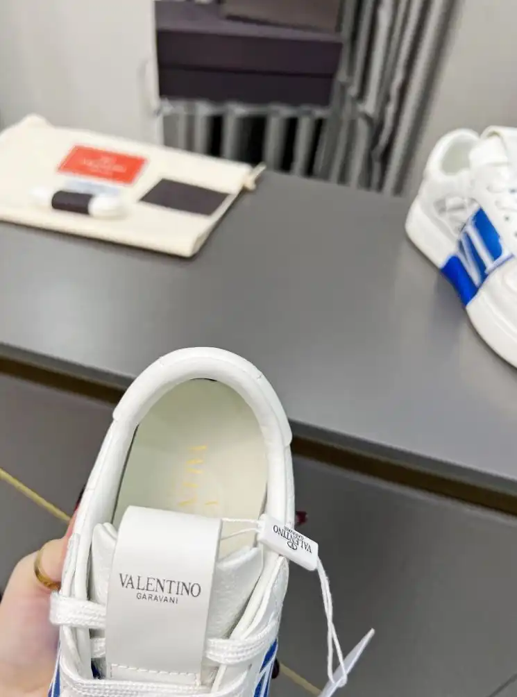 hype Valentino Sneakers