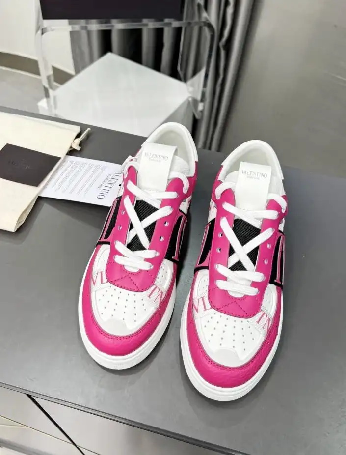 hype Valentino Sneakers