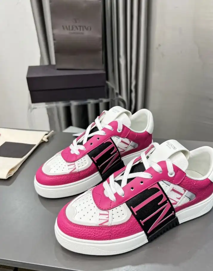 hype Valentino Sneakers