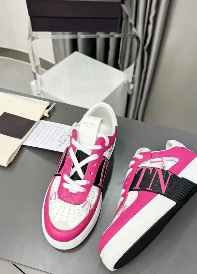 hype Valentino Sneakers